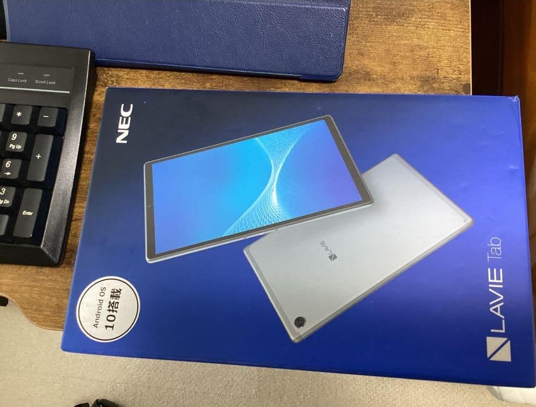 NEC　LAVIE Tab E 10.3インチ（ケース付き）