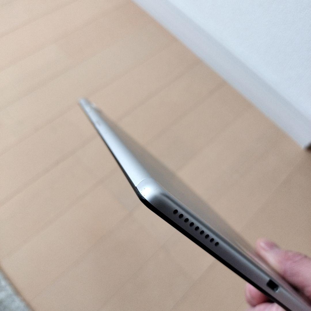 NEC　LAVIE Tab E 10.3インチ（ケース付き）