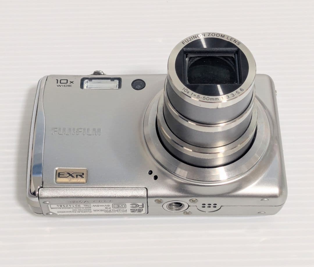 FUJIFILM　フジフィルム　 Finepix F70EXR シルバー