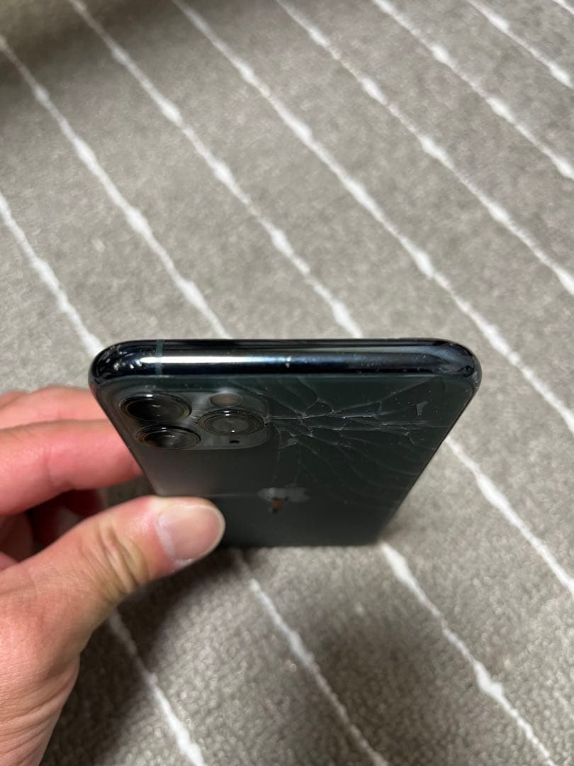 iPhone 11 Pro ミッドナイトグリーン 64GB SIMフリー 背面割