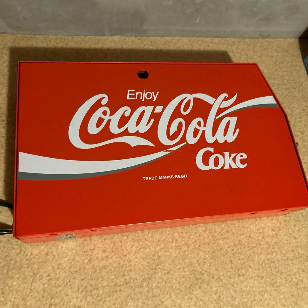 コカコーラの自動販売機の一部 とても珍しいと思います。