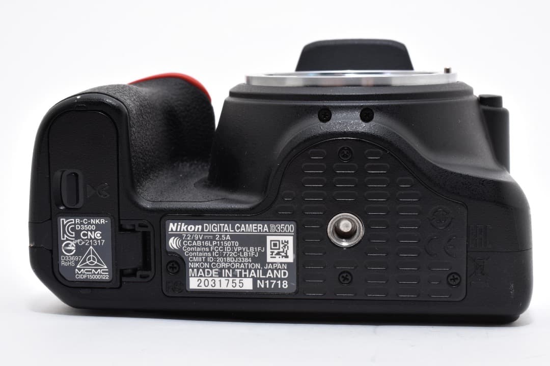 ★ショット数: 923回・極上品★ Nikon D3500 ボディ#1356