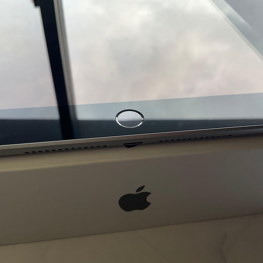 【超美品】Apple iPad 第6世代 Wi-Fi Cellular 32GB