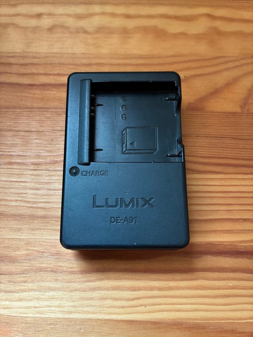 【LUMIX DMC-FT25】(デジタルカメラ充電器付き)動作OK箱付属品あり
