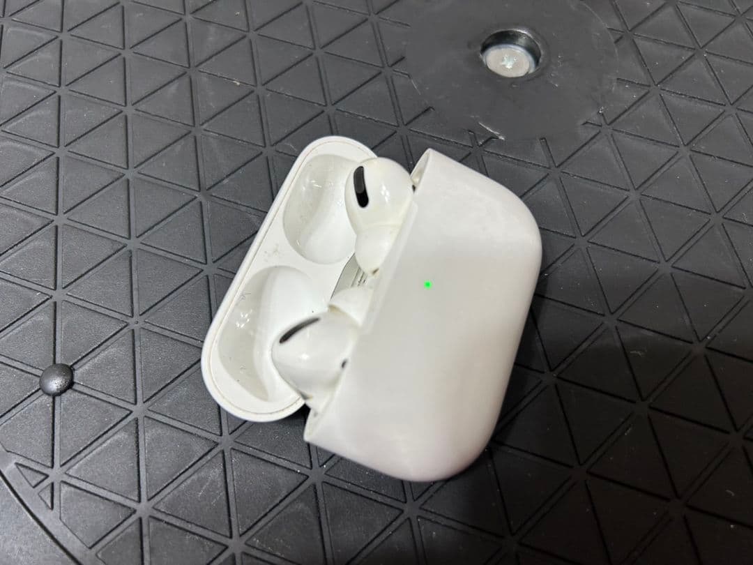 Apple AirPods Pro2（第二世代）Lightning　本体
