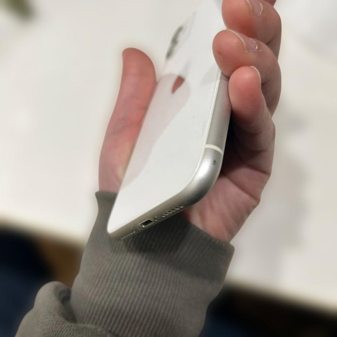 iphone 11 128GB ホワイト　本体　中古