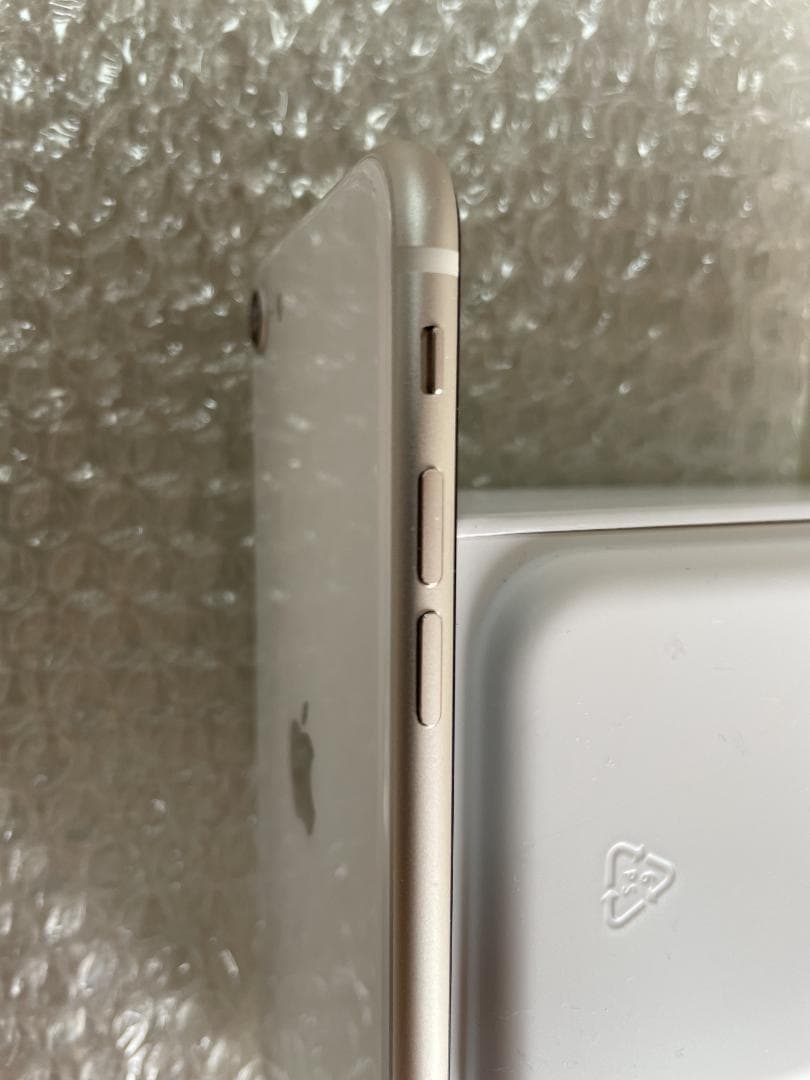 iPhone SE 第3世代 バッテリー98% SIMフリー 64GB 本体