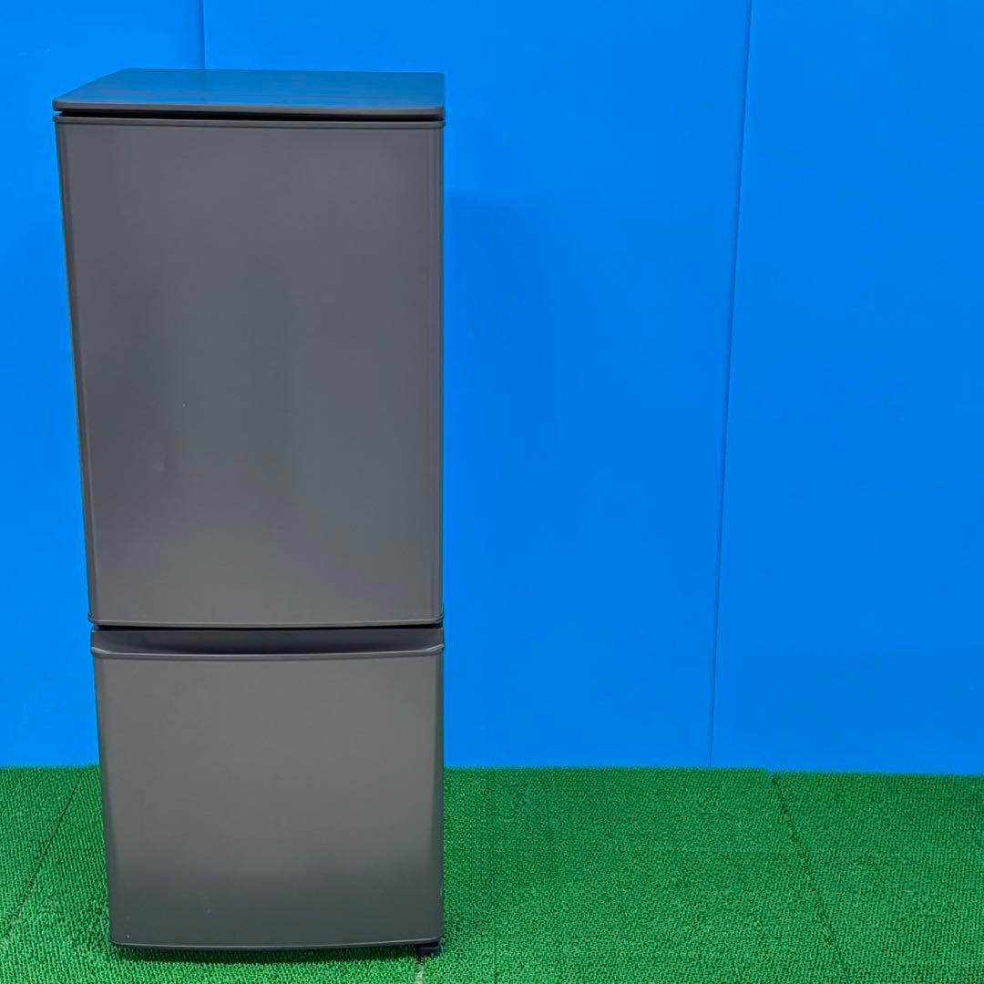 853 関東配送　イチオシ　2025年製　極美品　100L〜200L 冷蔵庫