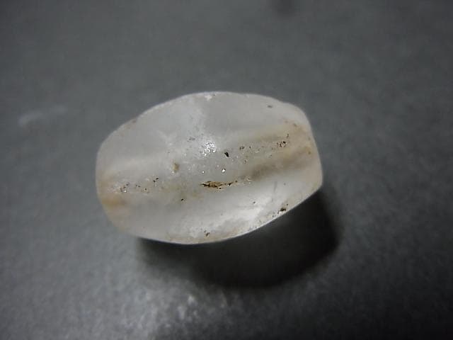 ★N0401★古代石 (224) 出土　水晶　6面クオーツビーズ　アフガニスタン