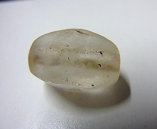 ★N0401★古代石 (224) 出土　水晶　6面クオーツビーズ　アフガニスタン