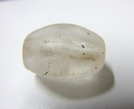 ★N0401★古代石 (224) 出土　水晶　6面クオーツビーズ　アフガニスタン