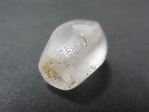 ★N0401★古代石 (224) 出土　水晶　6面クオーツビーズ　アフガニスタン