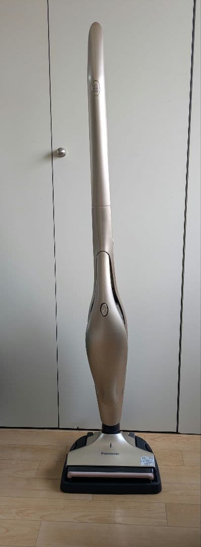 Panasonic スティック型コードレス掃除機　MC-BU110J