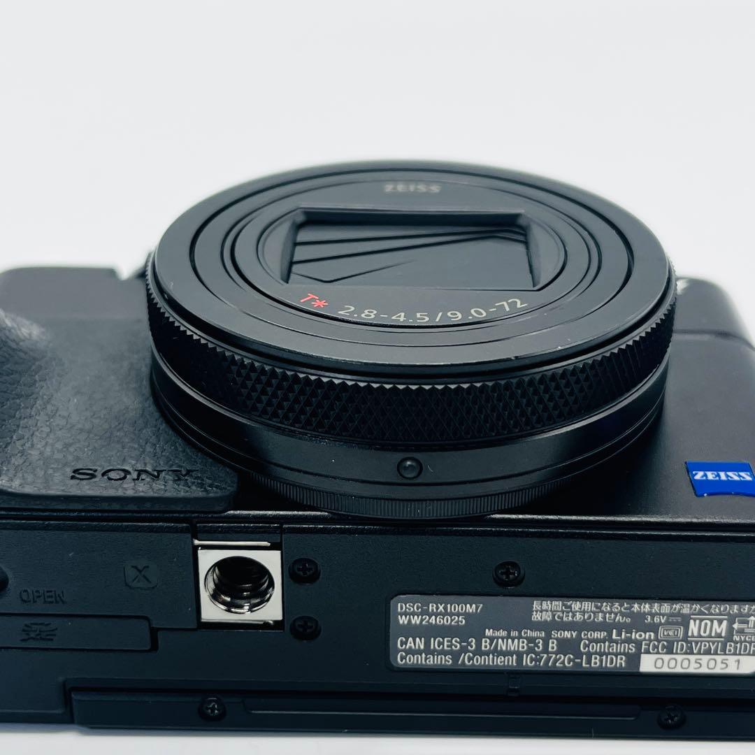 極上品　コンパクトデジタルカメラ Cyber-shot RX100VII ボディ