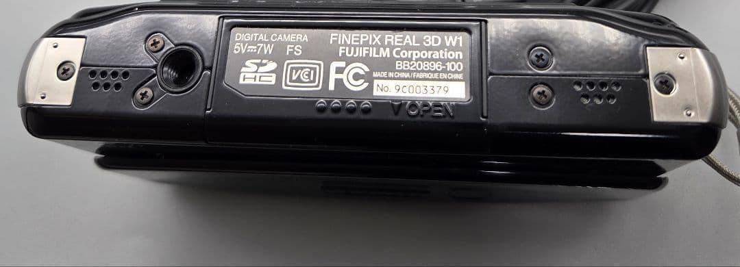 【動作美品】富士フィルム FinePix REAL 3D W1　取説付