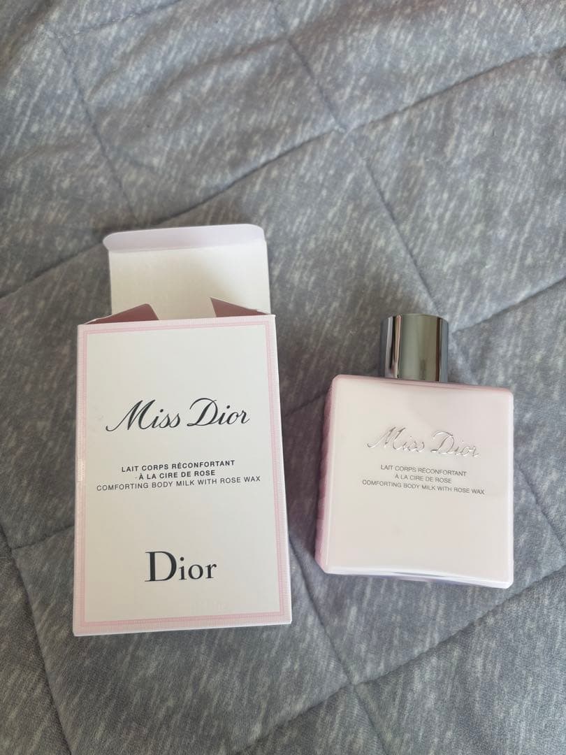 Miss Dior コンフォーティング ボディミルク 175ml