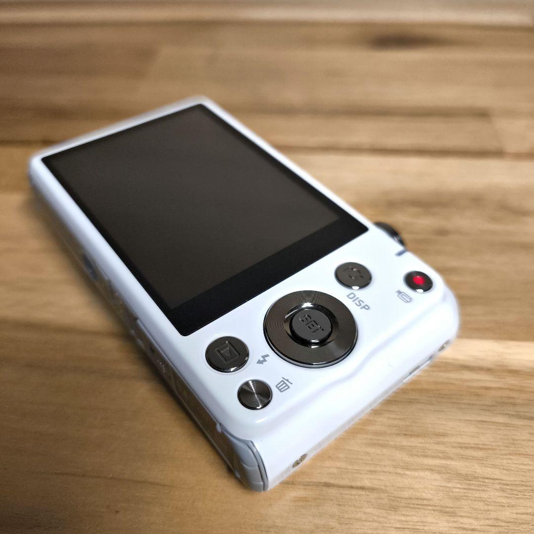 CASIOデジタルカメラEXILIM EX-Z770 ホワイトEX-Z770