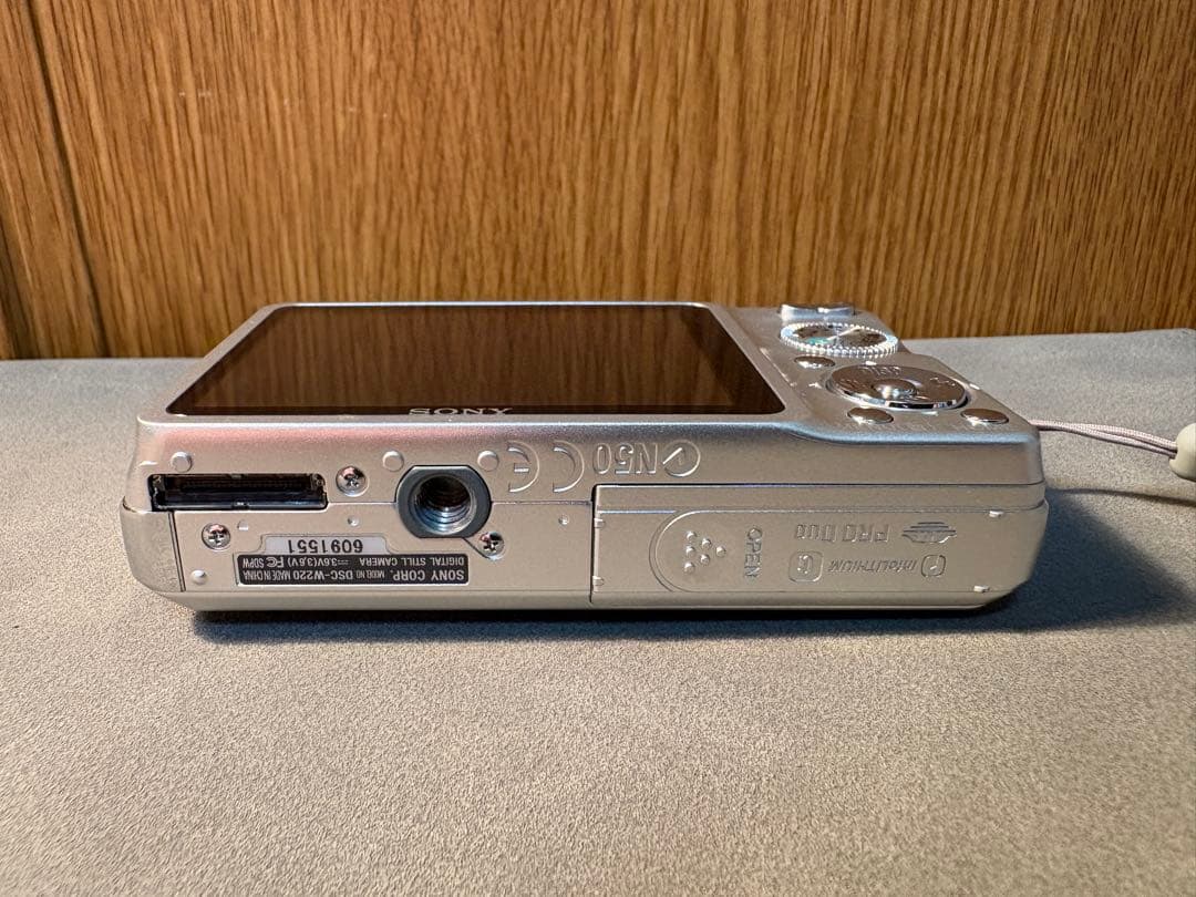 デジタルカメラSONY Cyber-shot 【バッテリー新品】