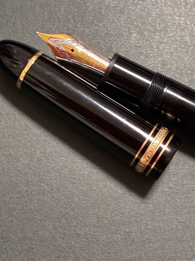 Montblanc ブラック 万年筆 Mサイズ