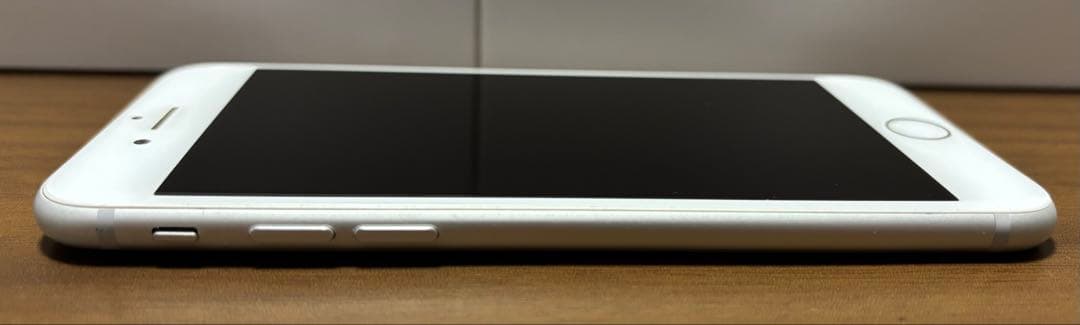 iPhone8 シルバー 64GB SIMロック解除済【箱・純正イヤホン付】