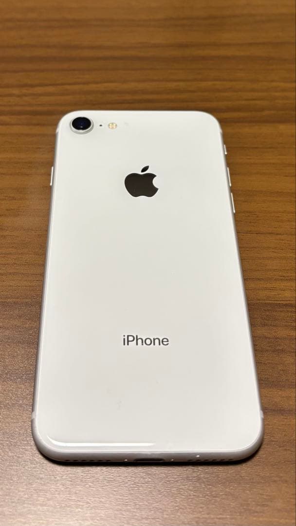 iPhone8 シルバー 64GB SIMロック解除済【箱・純正イヤホン付】