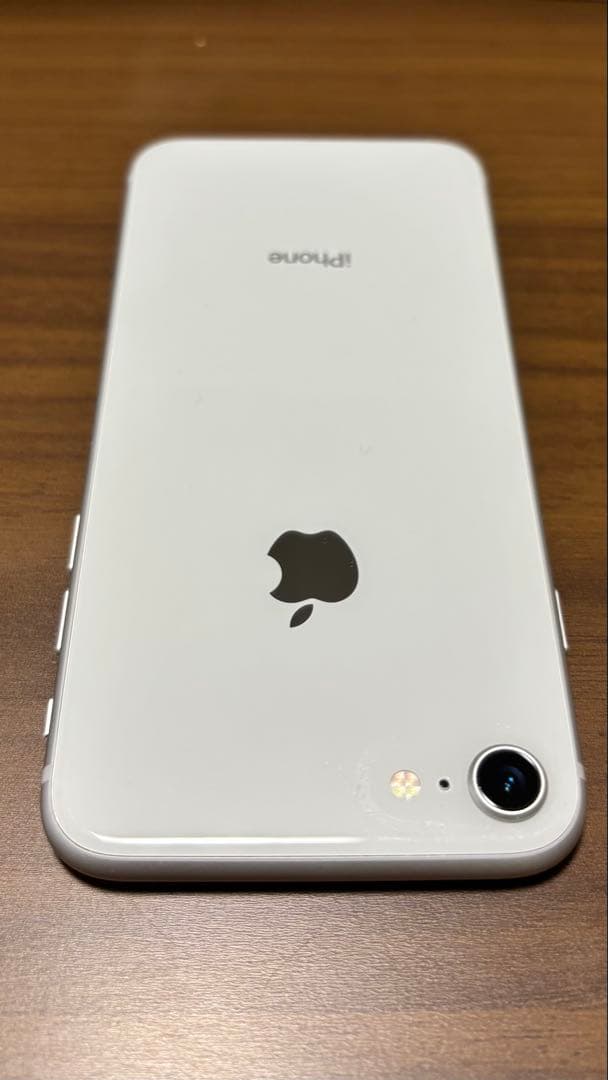 iPhone8 シルバー 64GB SIMロック解除済【箱・純正イヤホン付】