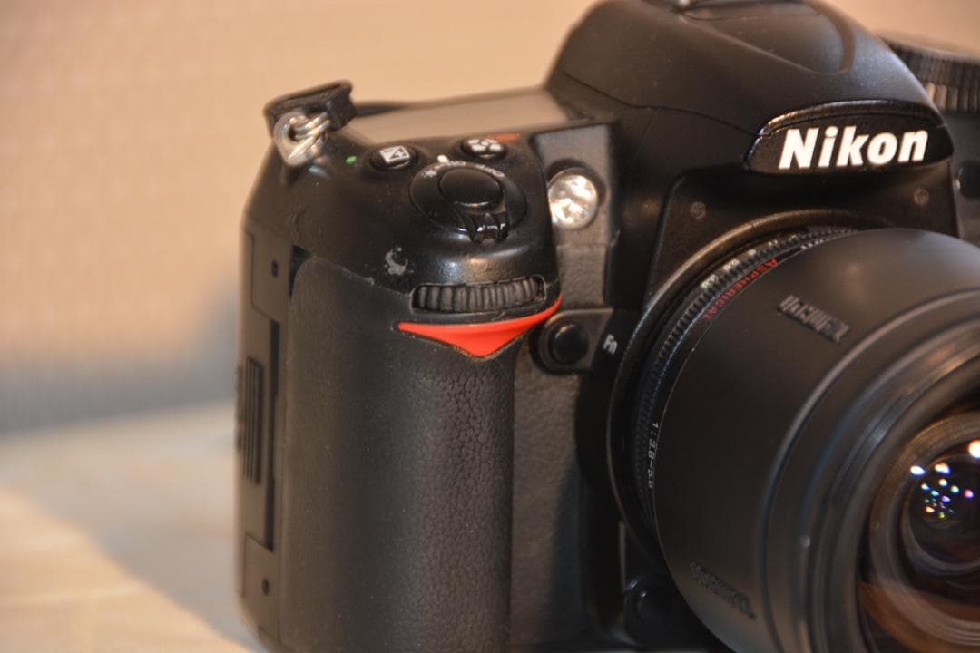 Nikon D7000 デジタル一眼レフカメラ