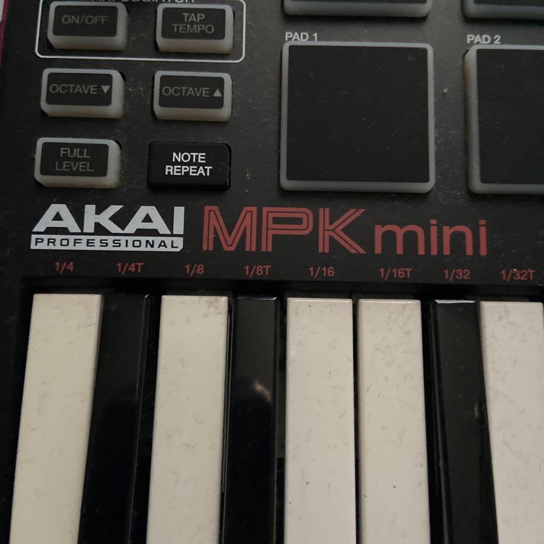 AKAI MPKmini MIDIキーボード