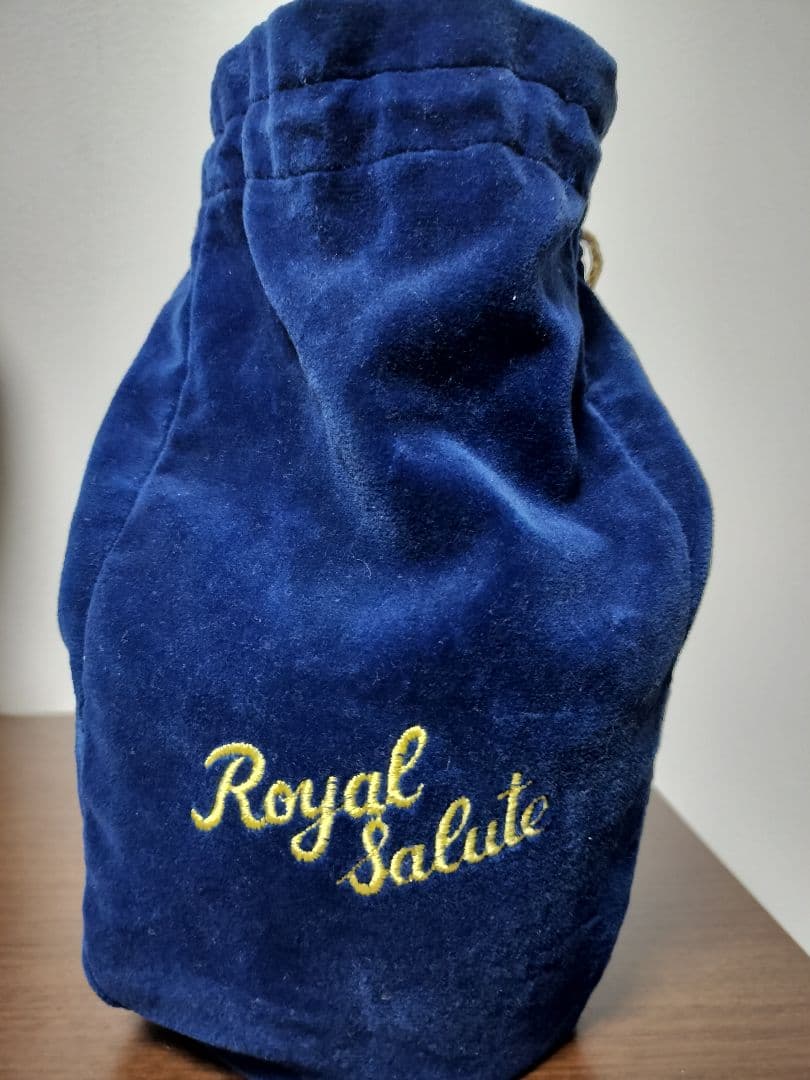 ロイヤルサルート21年　青　シーバス