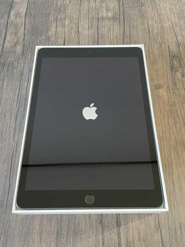 ⑫【美品】iPad Apple 第9世代　Wi-Fiモデル　64GB