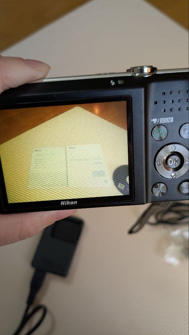箱あり　Nikon COOLPIX S570 シルバー　デジカメ