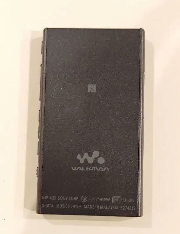 SONY WALKMAN NW-A35 液晶キズあり 箱無し ケーブル付き