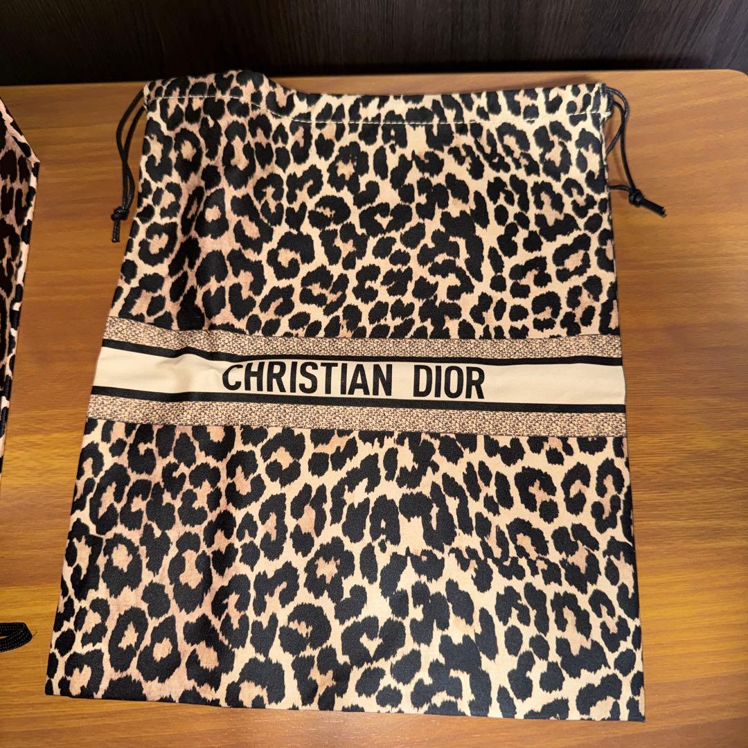 ディオールCHRISTIAN DIOR ギフトボックス２点　ヒョウ柄巾着付き