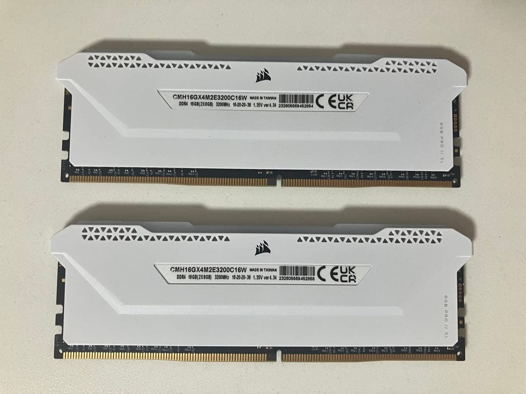 メモリー CORSAIR DDR4-3200MHz VENGEANCE ARGB 16GB
