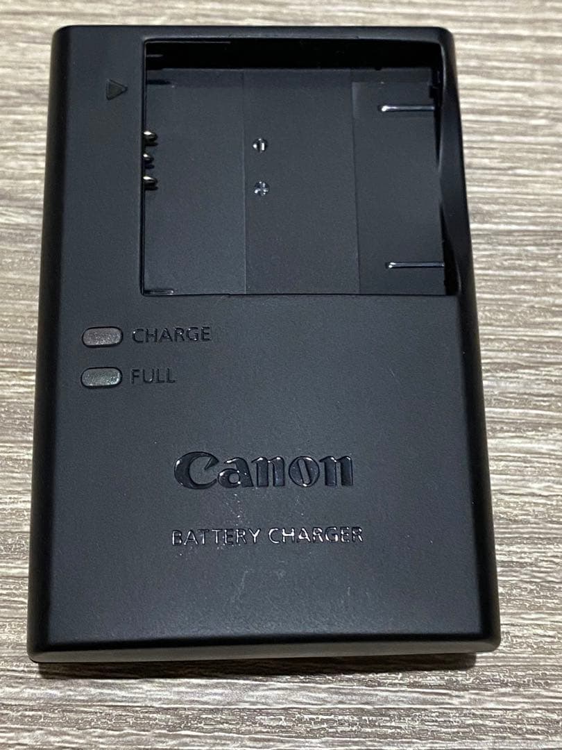 【中古】Canon IXY 650 シルバー　デジカメ