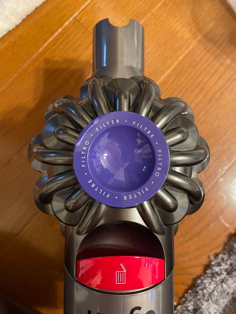 ダイソン　v8 fluffy extra 付属品あり　Dyson