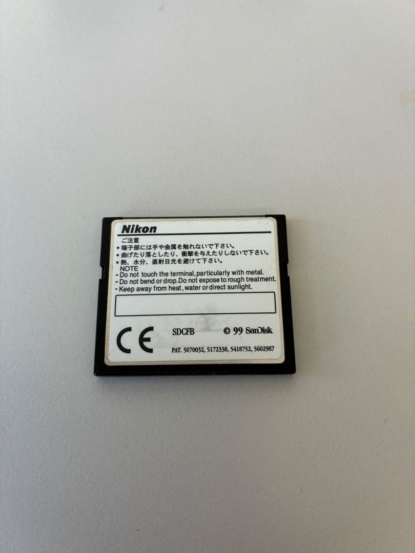 ニコンCOOLPIX800 コンパクトデジカメNikon ８MBメディア付