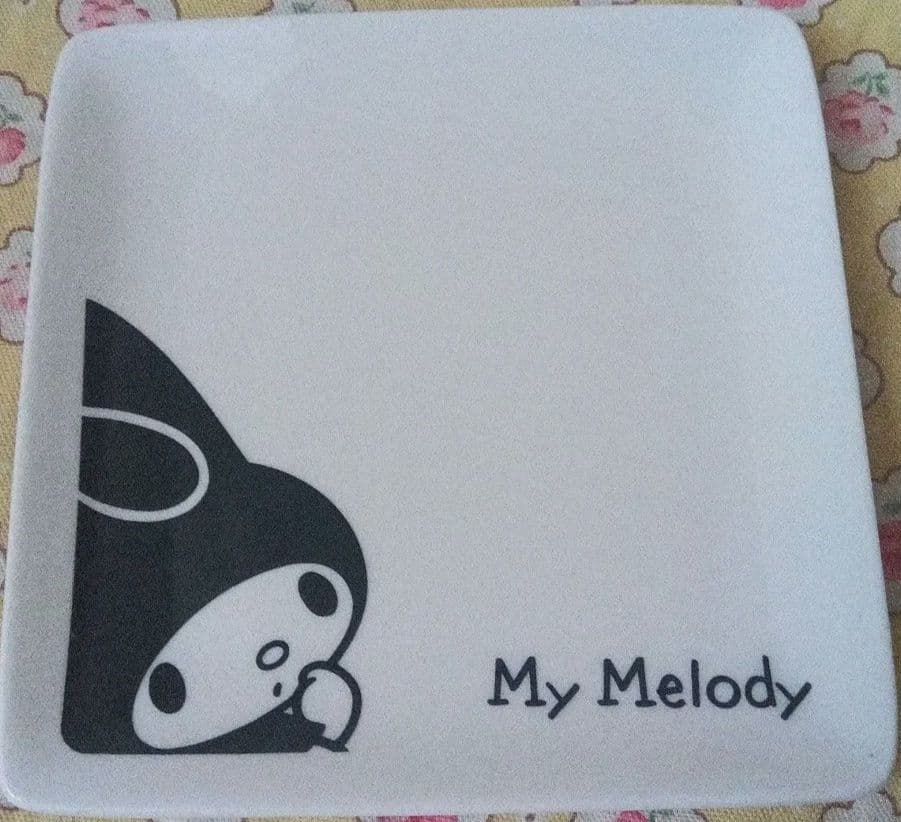 Hello Kitty&My Melodyプレート2枚セット　未使用に近い◆◆◆
