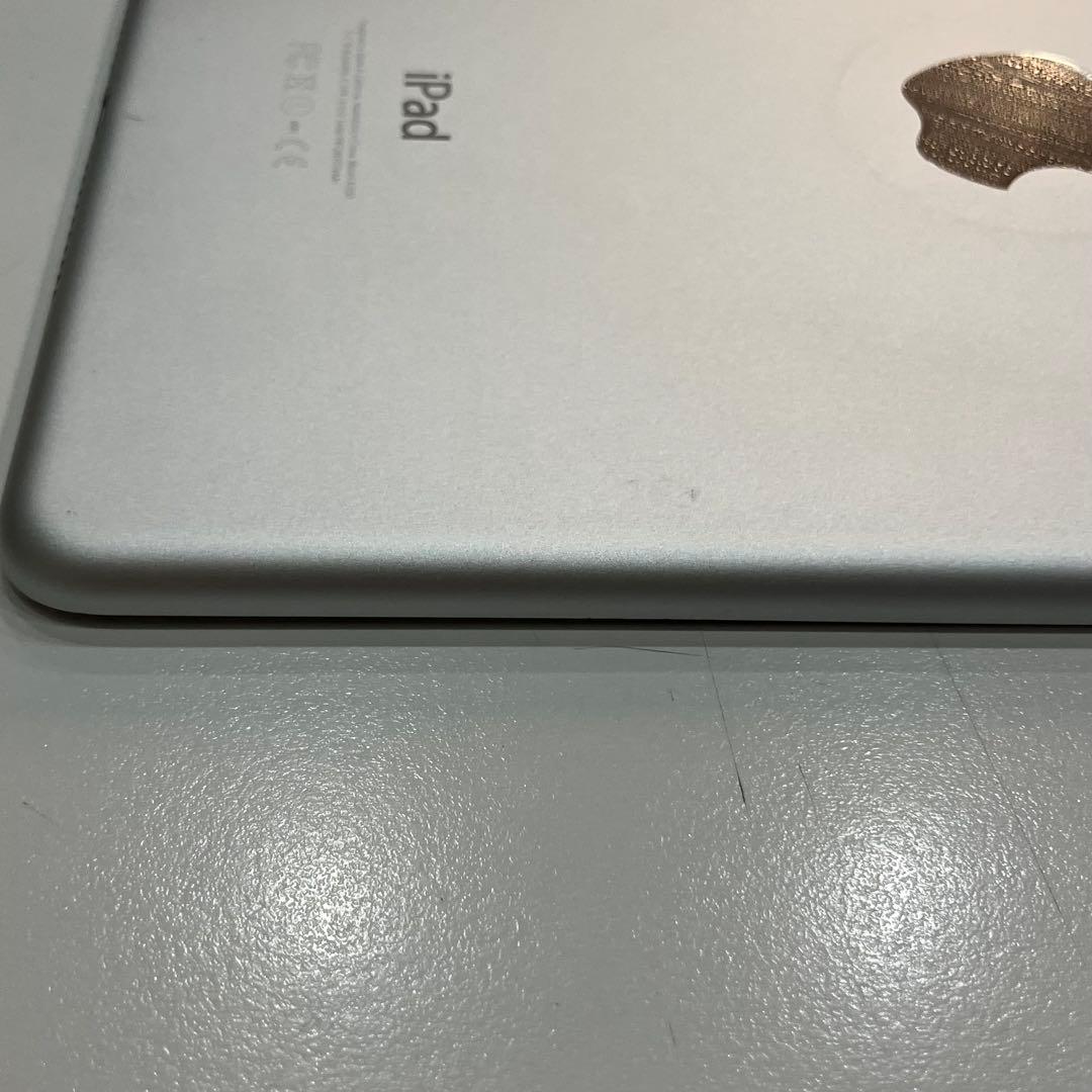 iPad mini 4 Wi-Fi + Cellular シルバー 16GB