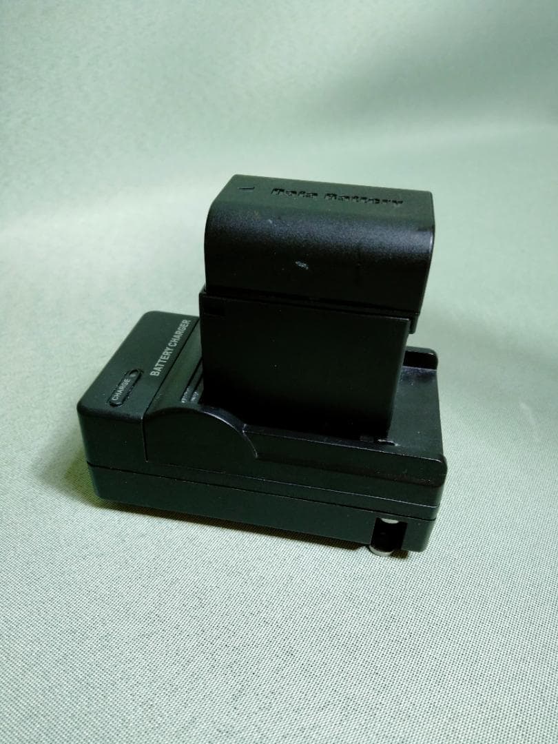 JVC Everio GZ-E225-R フルHDビデオカメラ 動作確認OK