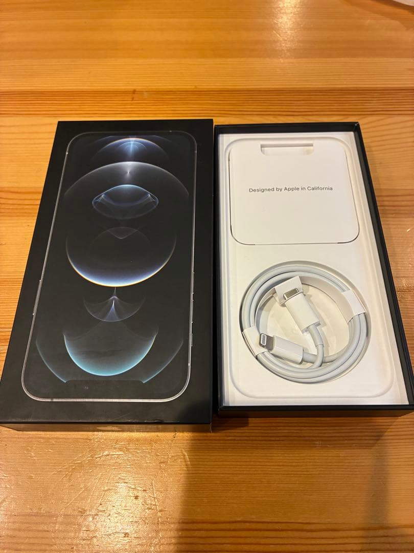H*2様 iPhone12Pro 純正品一式（ガラスフィルム付けます）