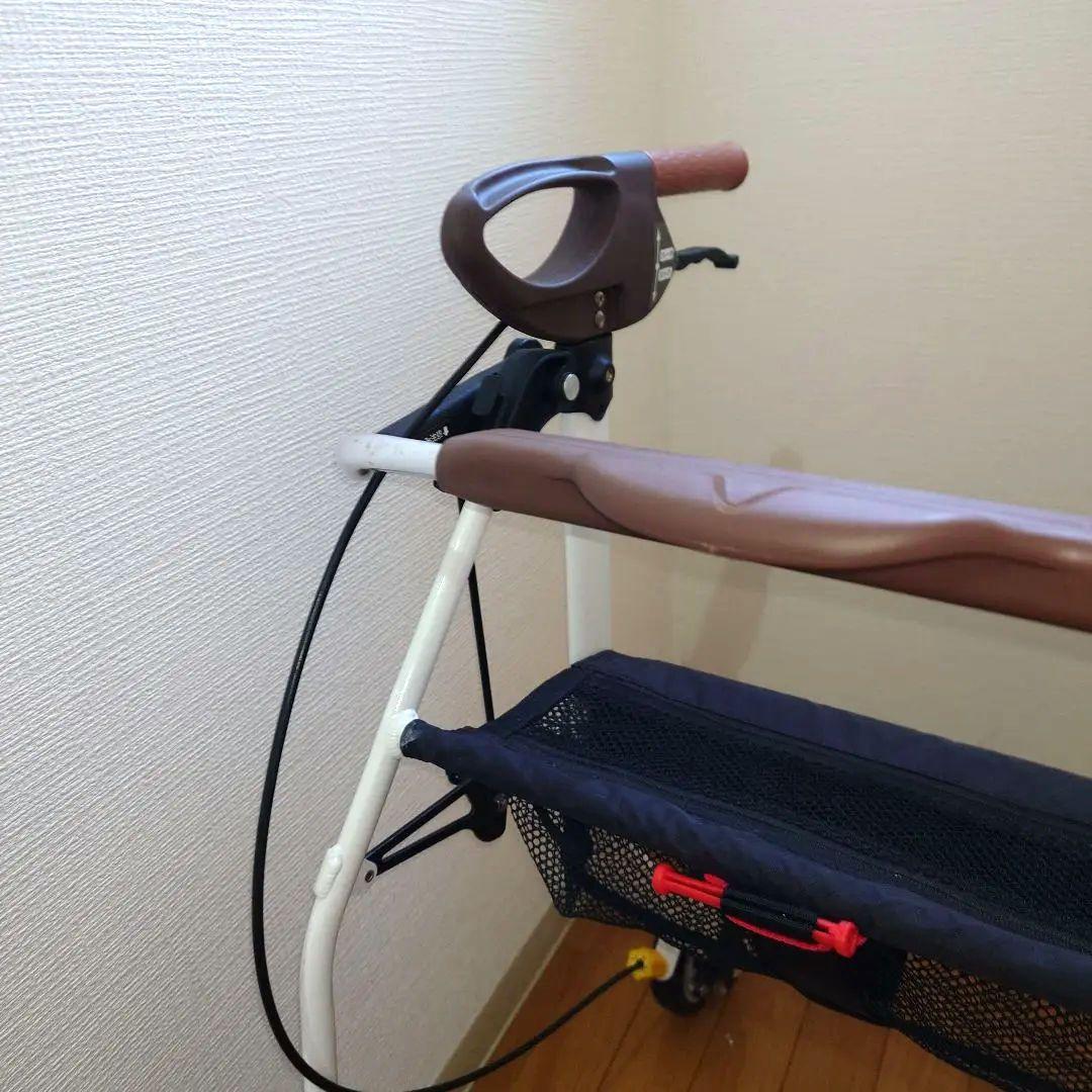 イコットエア 歩行車 最軽量クラス3.9kg ホワイト 折りたたみ アロン化成