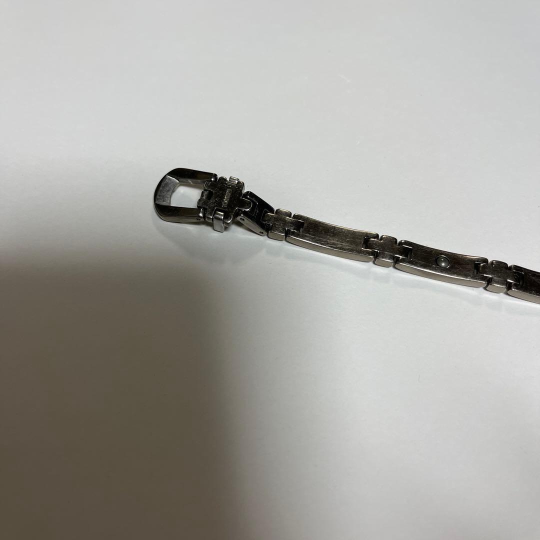 磁気三昧です。ネックレスとブレスレット、指輪のセット