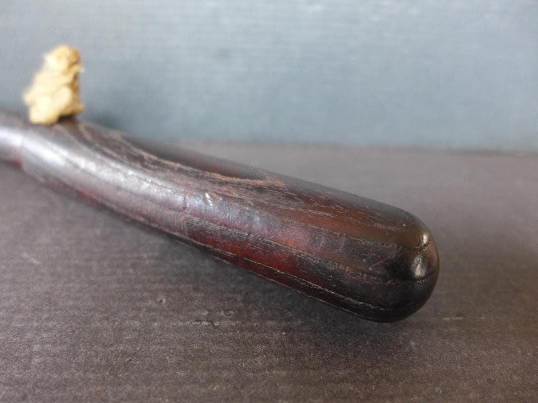 時代物　明治大正期頃　古い木製一刀彫　キセル入れ物　煙管筒　提げ物　喫煙具　骨董