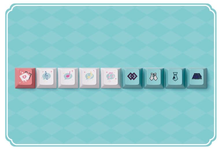 日本未発売 Akko 初音ミク コラボゲーミングキーボード マウスパッドセット