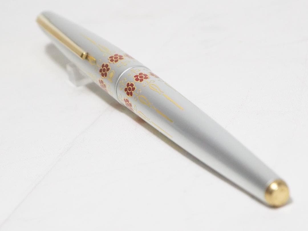 コ32，　廃盤 プラチナ万年筆 18K 花柄 新品