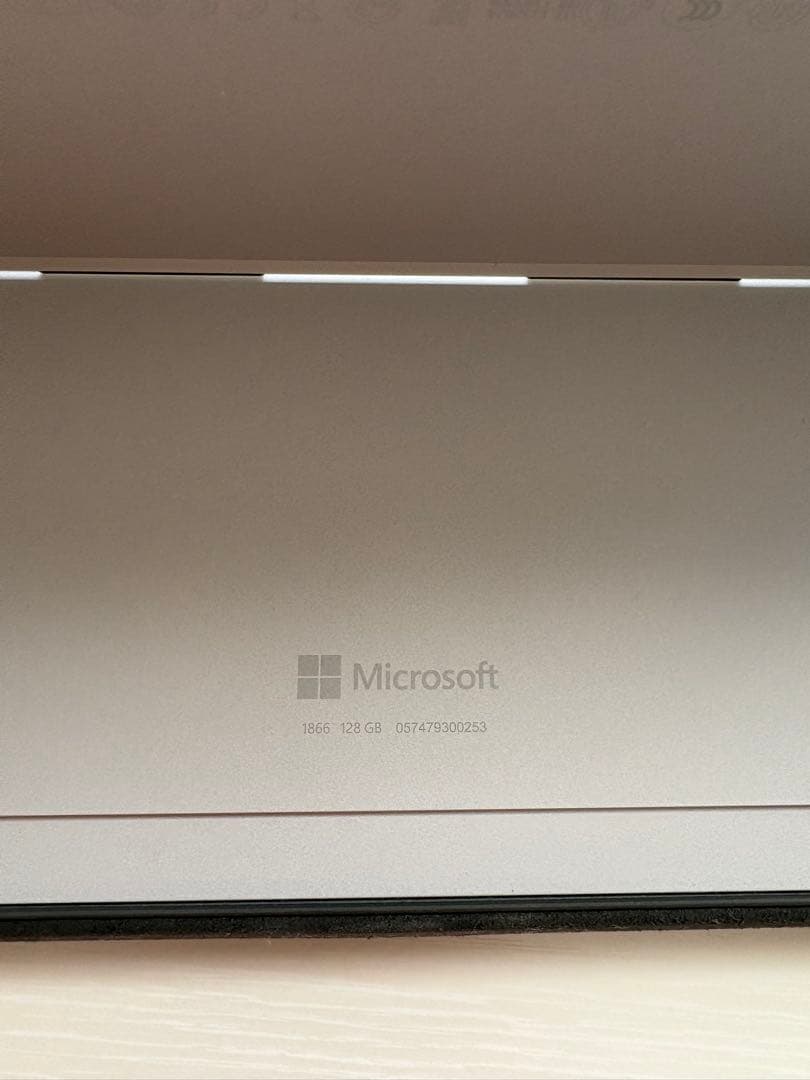 Microsoft Surface タブレットパソコン　充電器付き