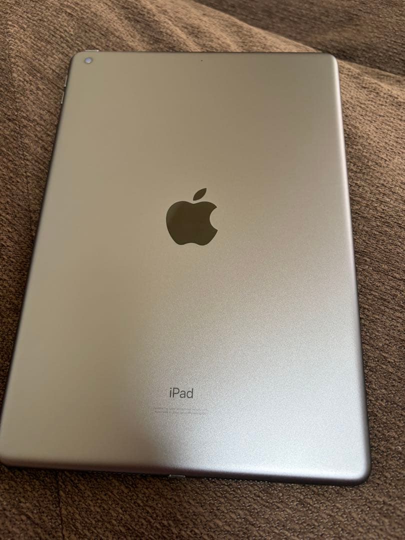 Apple iPad 8世代 128GBタブレット