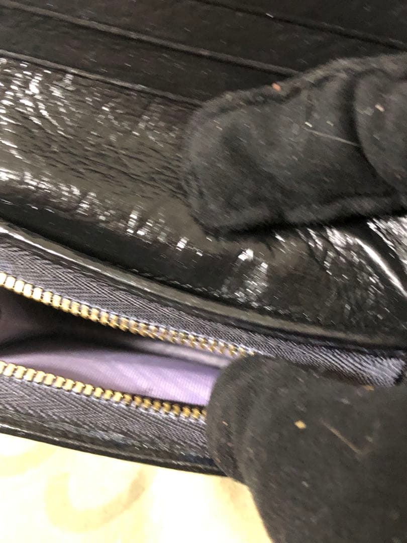大幅下げ 正規品早い勝ちGUCCI ブラックレザー 二つ折り財布