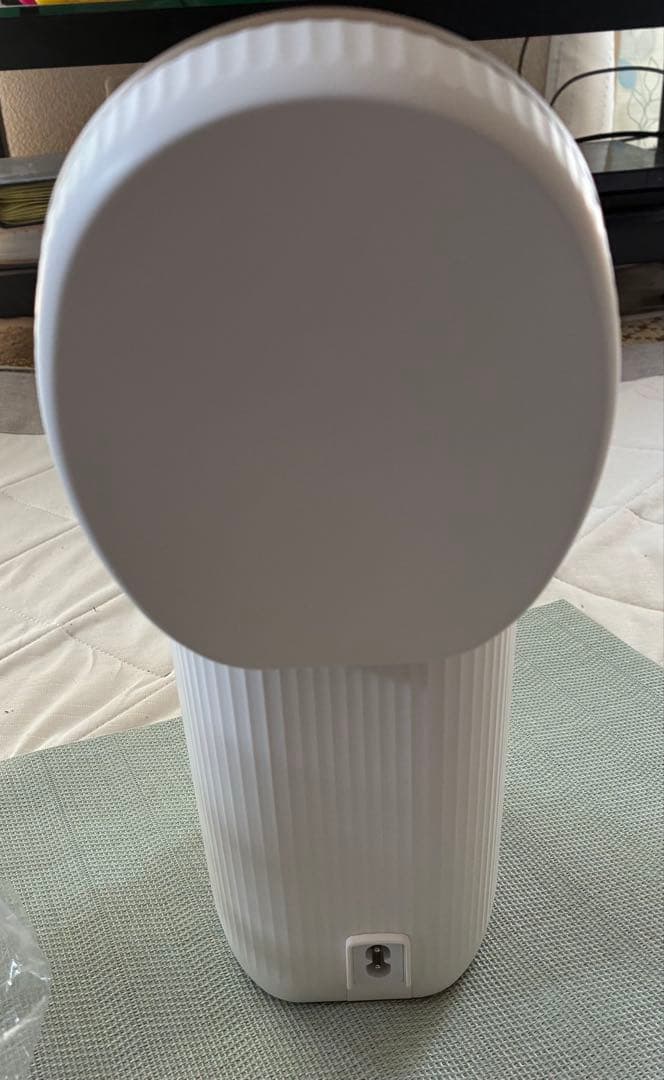 FST-101　美顔器　アイリスオーヤマ